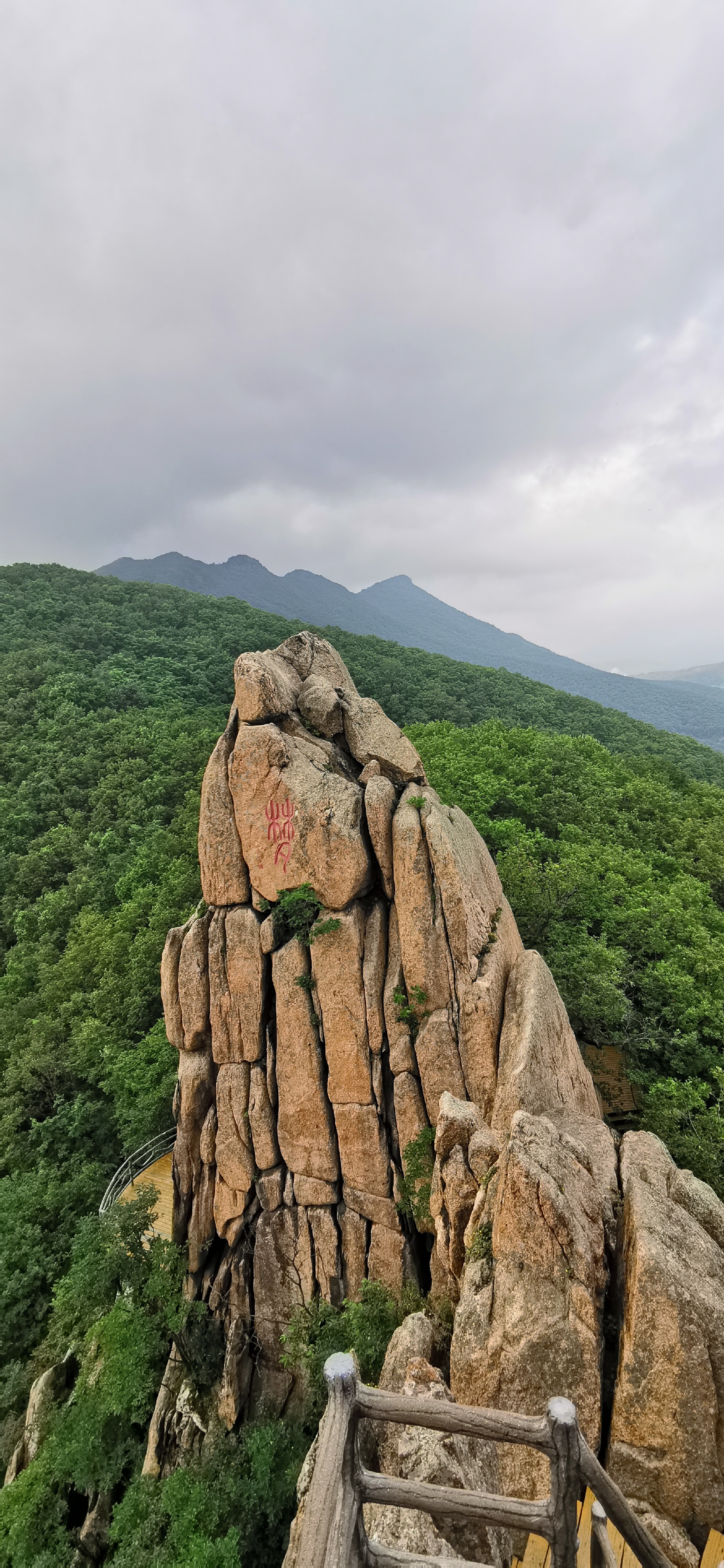 朱雀山风景区新篇章揭晓，展现全新风貌